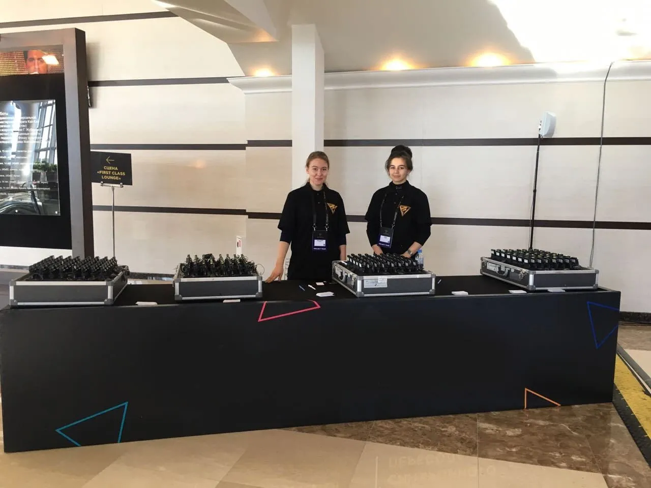 Charged receivers in transport cases